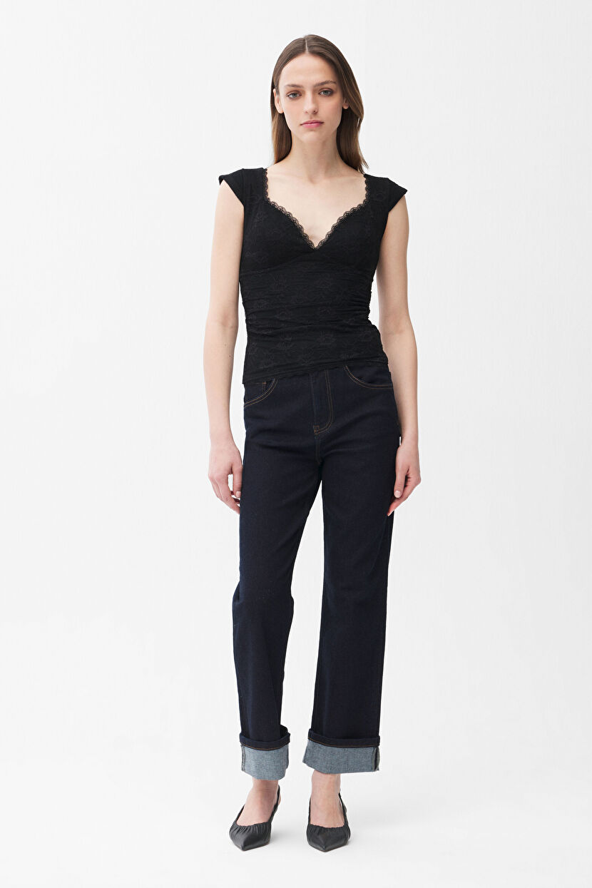 Black Sleeveless lace blouse 11546594000-001 | adL