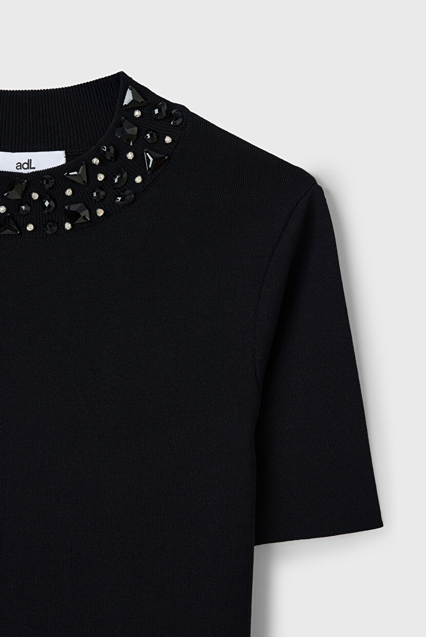 Siyah Yakası Taş Detaylı Triko Kazak 13943006002-001 | adL