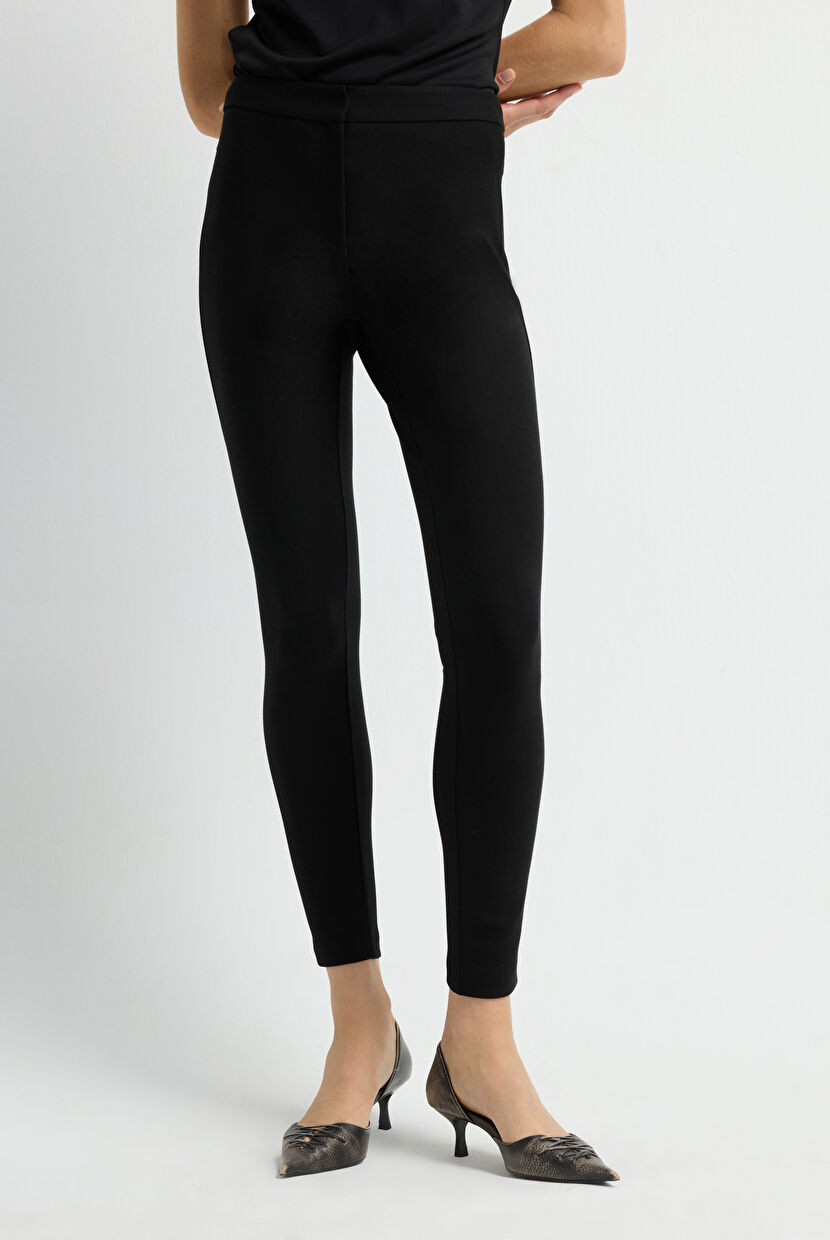 Uxlayotgan sochli ona porno