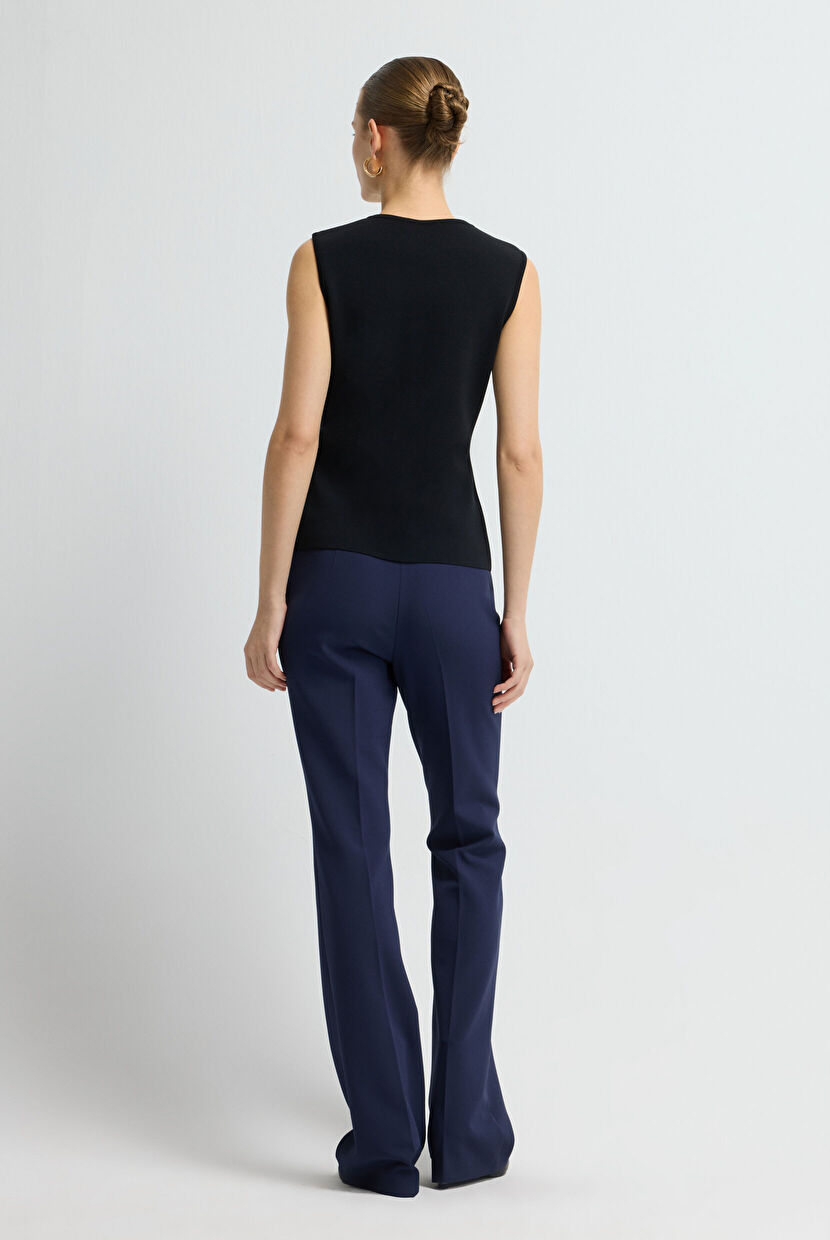 Black V-Neck Knit Vest 17945602000-001 | adL