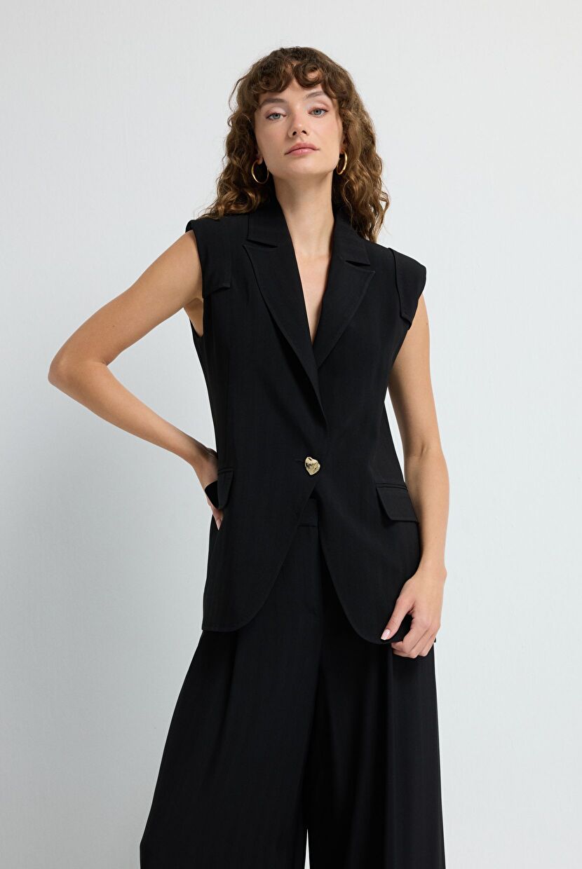 Black Vest with Pocket Flap 17945797000-001 | adL
