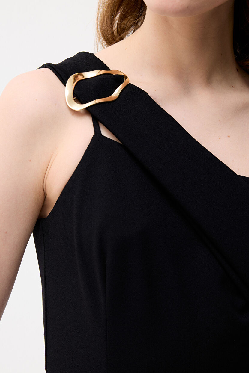 Black off shoulder jumpsuit 18246653000-001 | adL